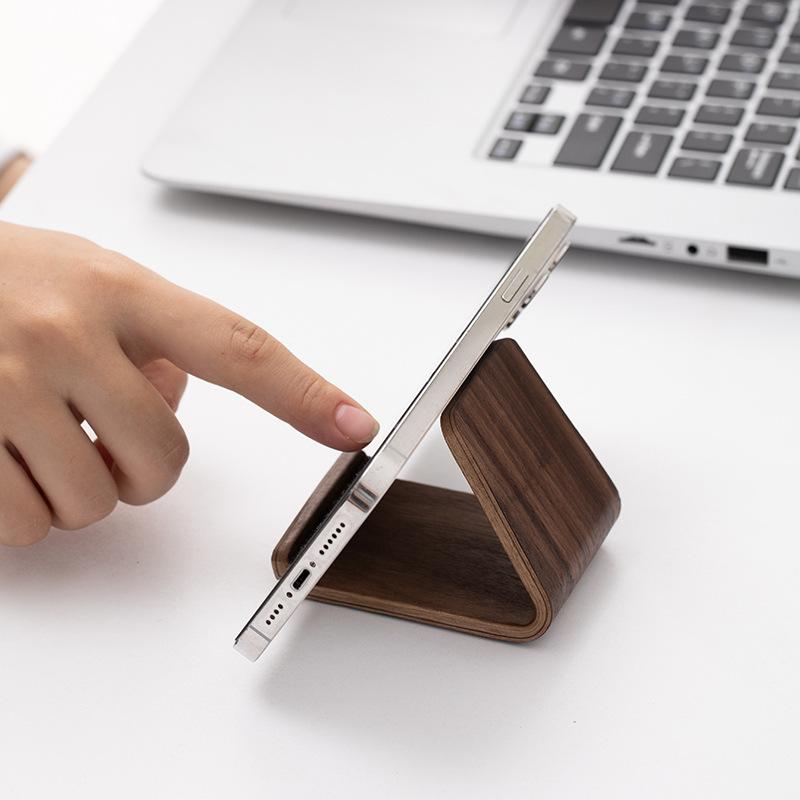 Supporto per telefono in legno - Desk Setup Home Office recensione e prezzo